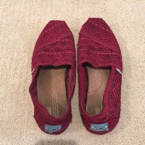 Toms crochet shoes